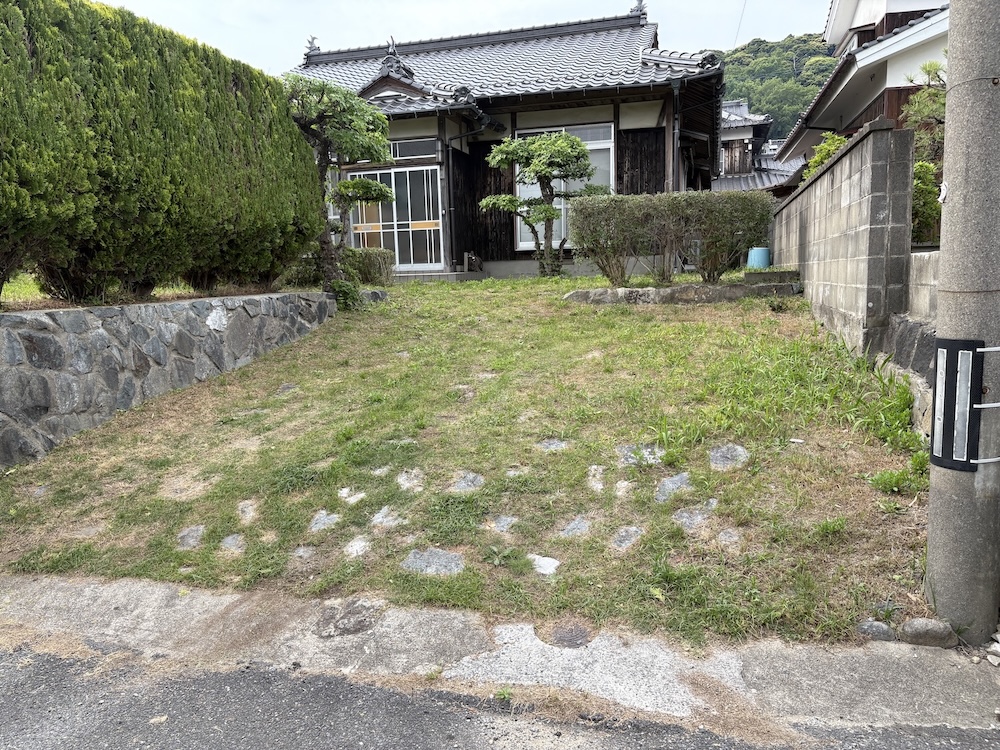 1棟目ボロ戸建て外観