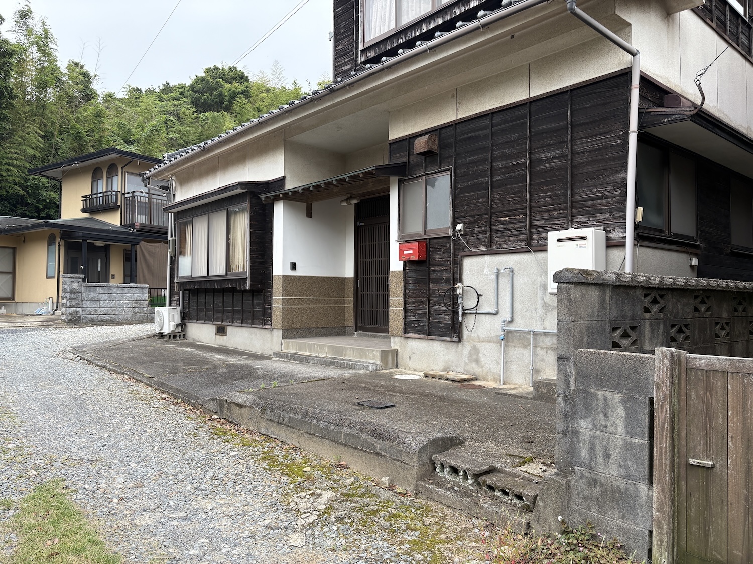 2棟目の外観・築44年の木造4DK