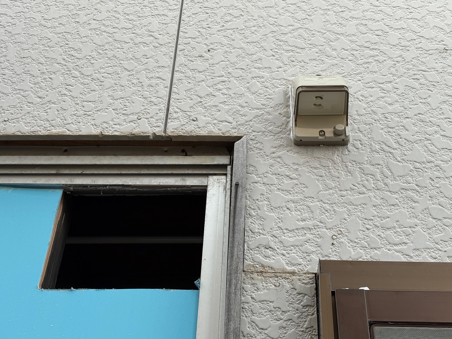 屋外コンセント設置後